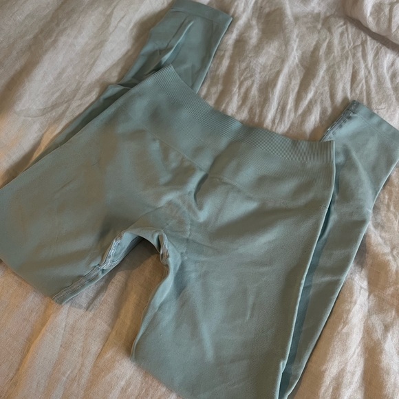 Alphalete Amplify Legging in “Arctic Blue” - Picture 5 of 5